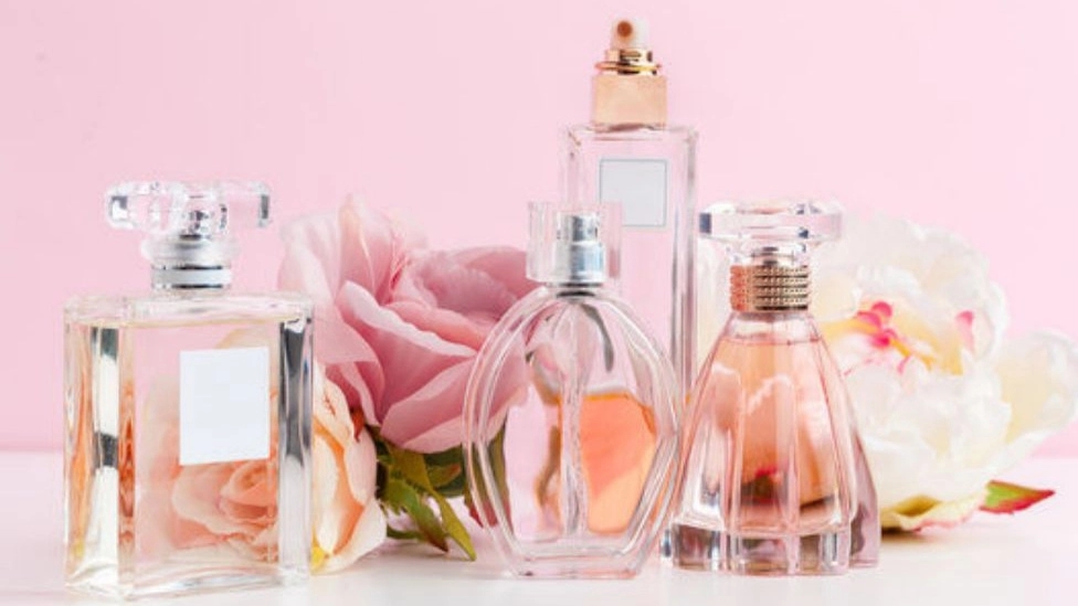 Sanjabi perfume store, selling women's and men's perfume in Kermanshah