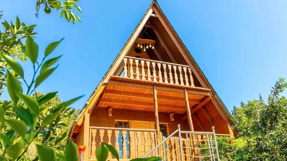 What are the advantages of a Swiss chalet?
