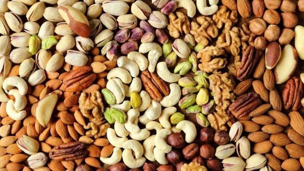 آجیل چیست و انواع آن کدامند؟