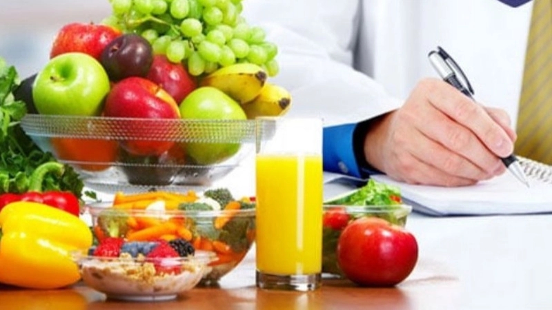 Who is a nutritionist?