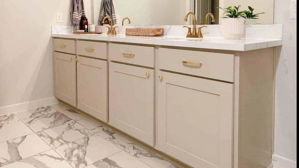 The difference between ordinary vanity and cabinet models