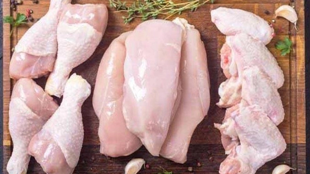 Broadcasting of slaughtered chickens