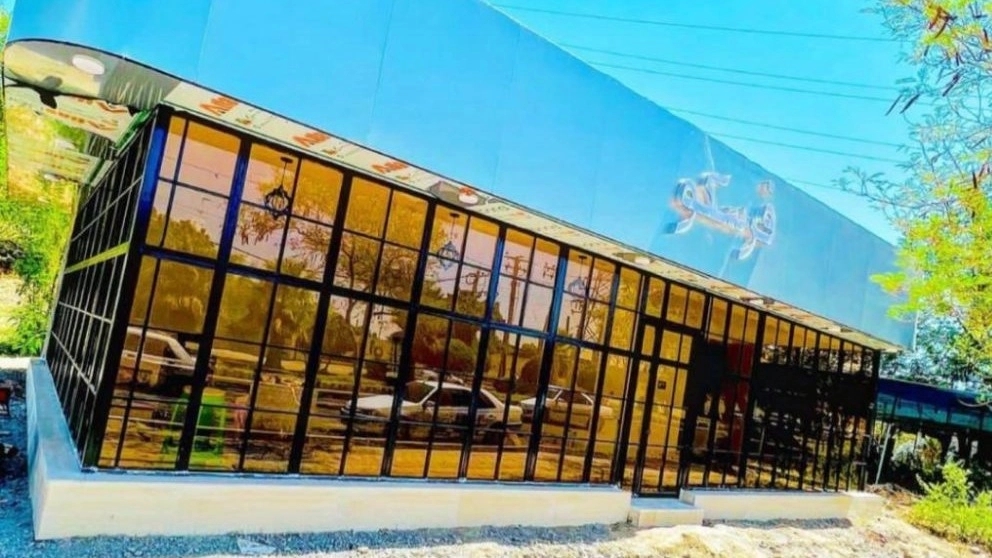 FRESCO fast food, serves a variety of Farengi dishes in Kohnouj, Kerman