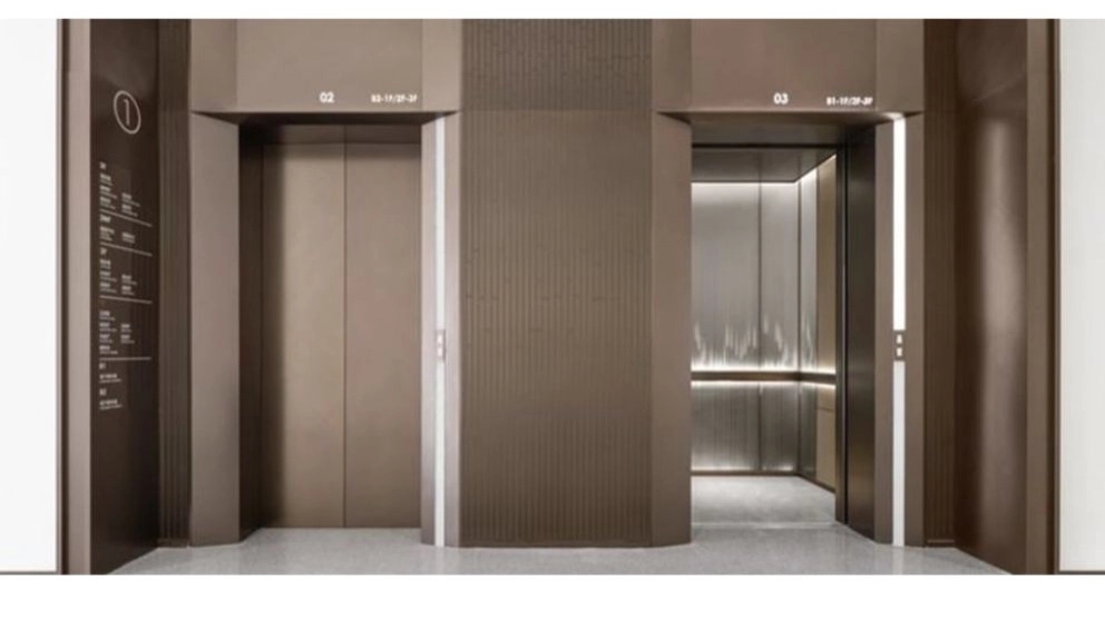 Comparison of cabin door and elevator floor door