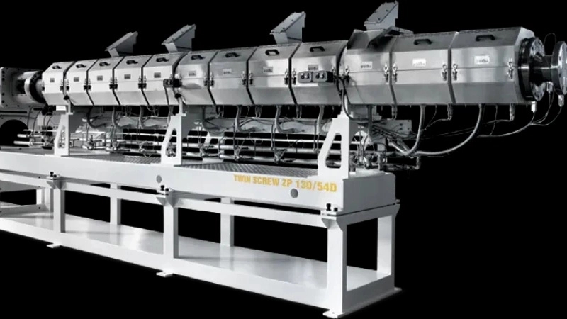Plastic recycling machine
