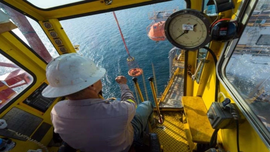 Who is the tower crane operator? How to become a tower crane operator?