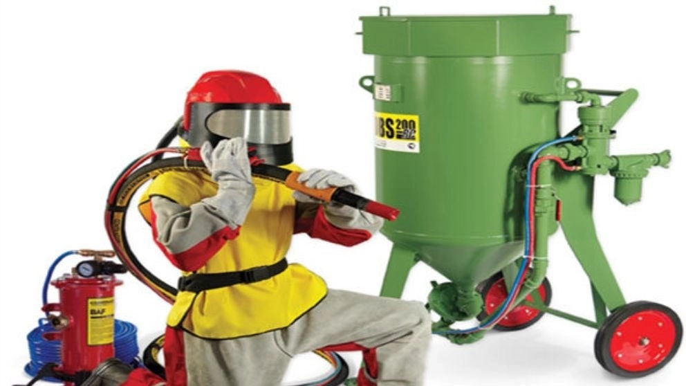 Mohammadi contracting, sandblasting and painting tanks in Tehran