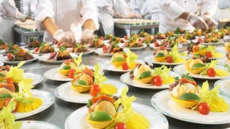 Almas kitchen, outdoor food in Bandar Abbas