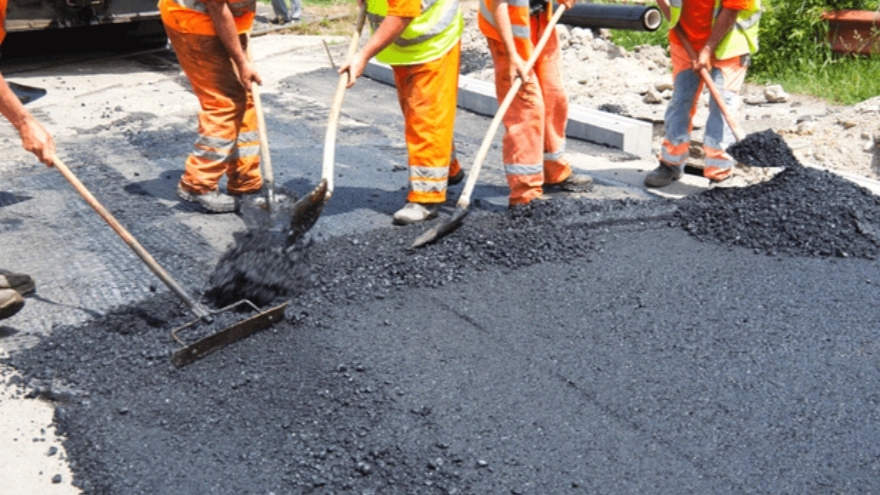 What are the ingredients of asphalt?