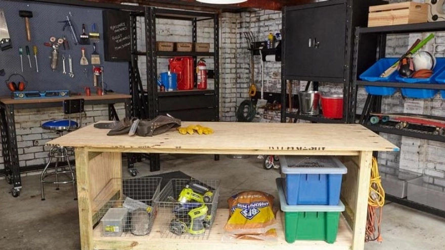 Introducing types of mechanical and workshop workbenches