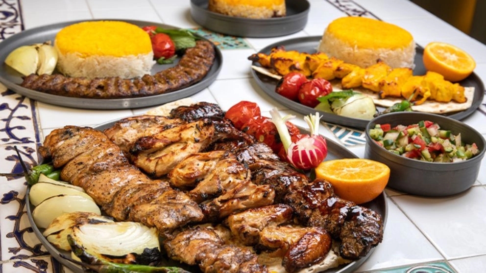 What do you know about the characteristics of a good restaurant?