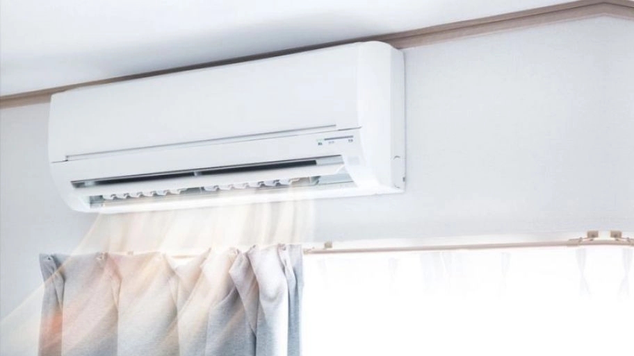 What are the reasons for wind split fluctuations?