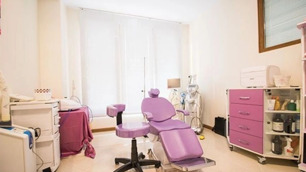 How much does it cost to set up a beauty clinic?