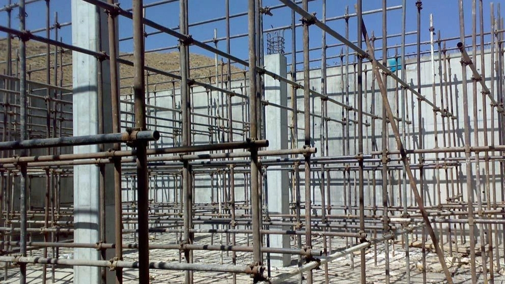 Familiarity with types of metal scaffolding