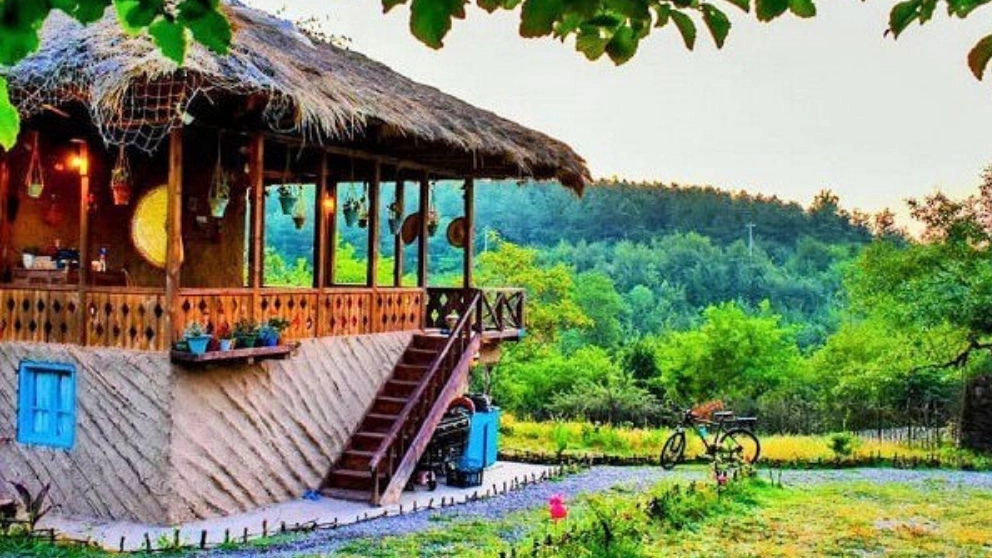 Advantages of ecotourism accommodation