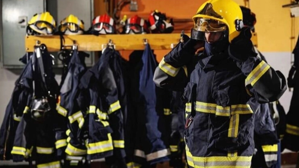 Laws related to work clothes and safety equipment in the labor law