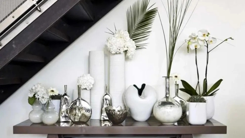 The use of accessories in home interior decoration