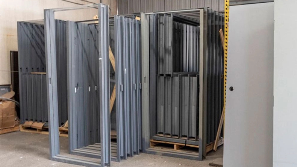 What is a metal frame and its types