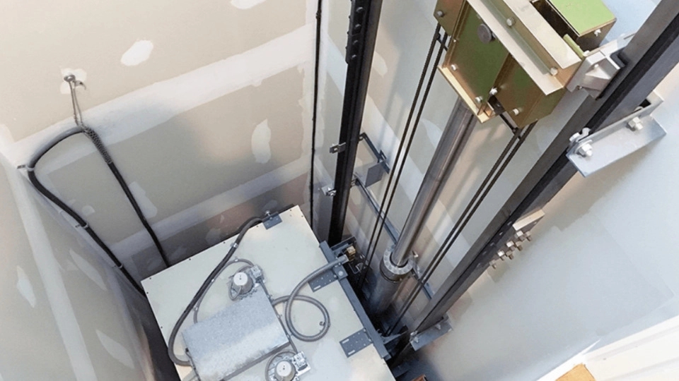 Ayman Yaran Sepehr Company, manufacturing hydraulic elevators in Isfahan