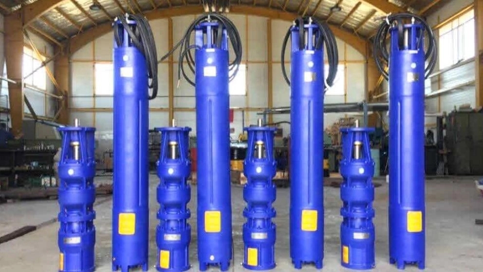 Submersible pump and its application