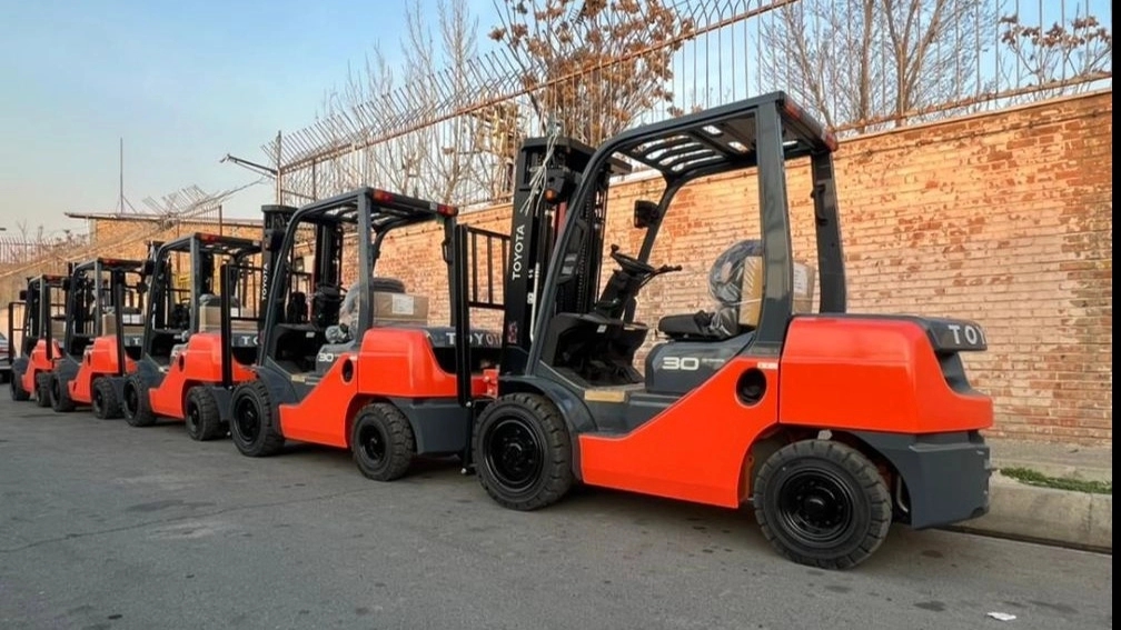 Forklift Aria Sanat buying and selling all kinds of Iranian and foreign forklifts in Isfahan