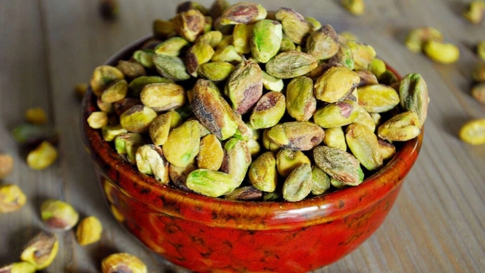بررسی 4 نوع خشکبار معروف