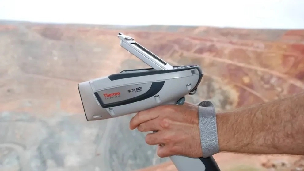 Handheld XRF spectrometers are a suitable tool for mineral analysis