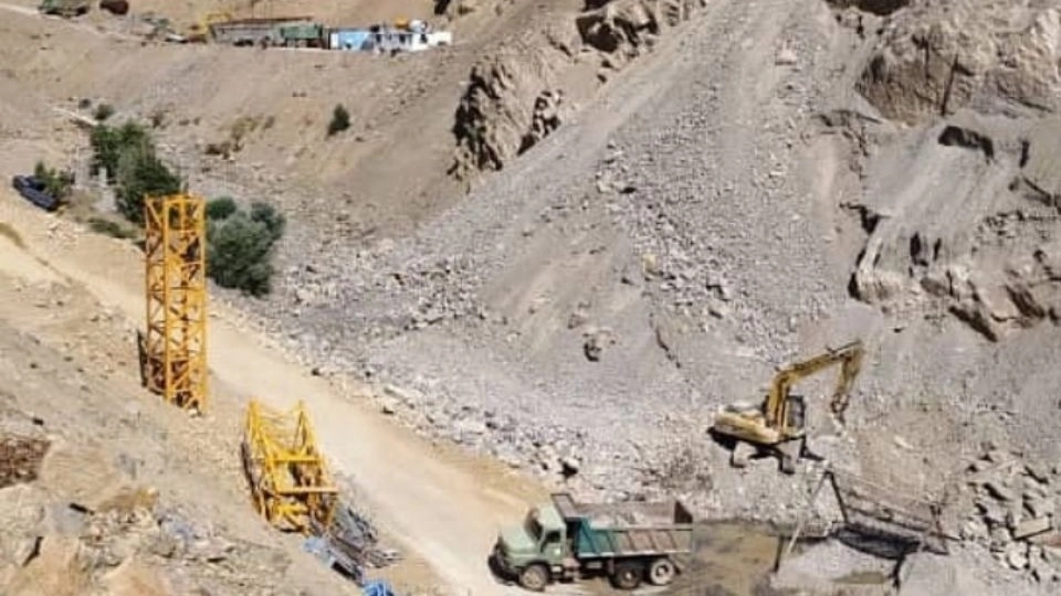 Construction of the 34th Azadarah Bridge in North Tehran