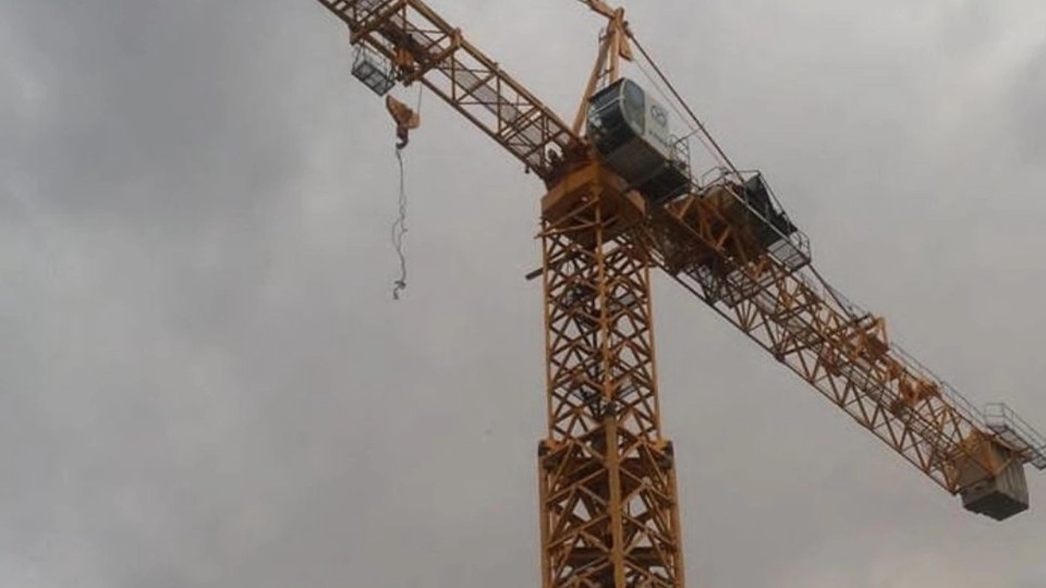 Import and installation of k550 20ton installation and height increase in Mashhad by the experienced team of Hossein Dehghan