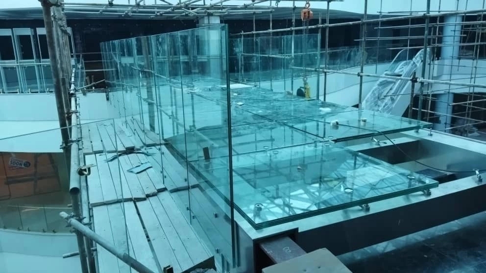 Spider glass facade