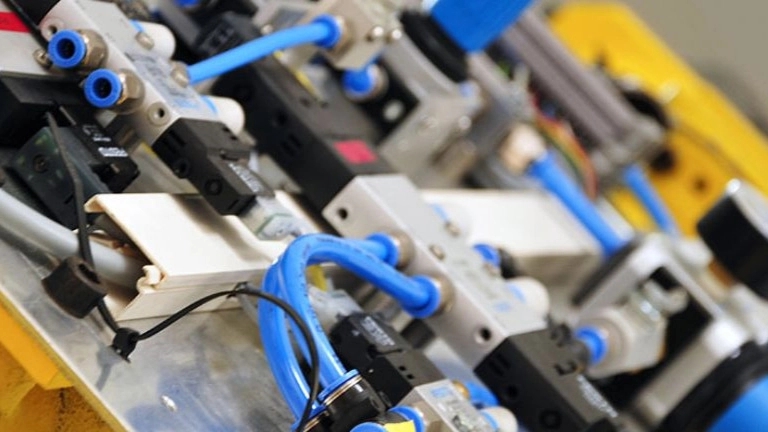 Hydraulic and pneumatic application in industry