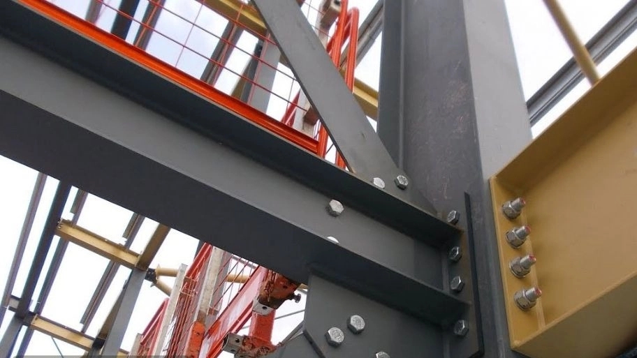 Metal frame building