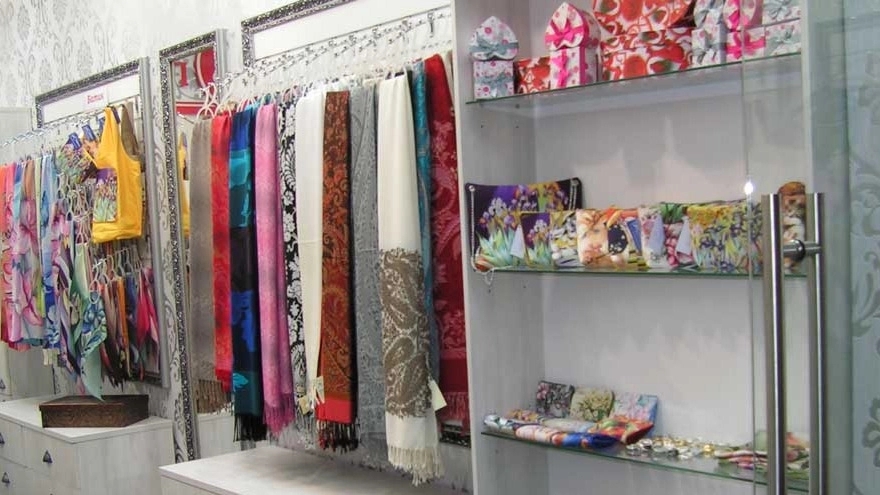 Cashmere shawl and scarf store in Tehran