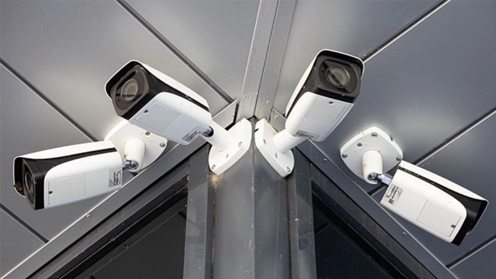 Electric Khalifa installation of camera, alarm and iPhone in West Azerbaijan