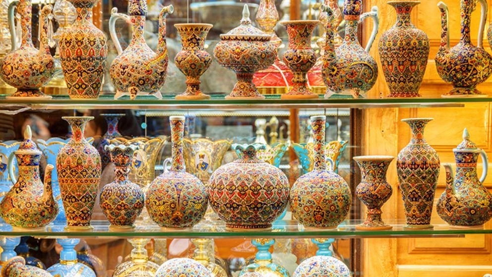 Memento handicrafts, selling all kinds of traditional handicrafts in Yazd