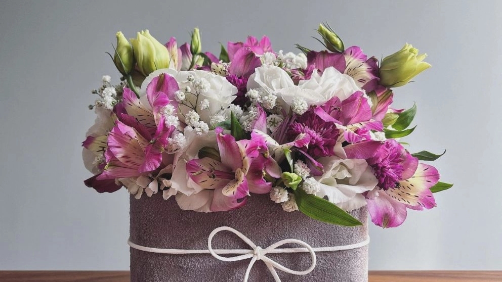 Paradise flower shop, selling flowers and flower boxes in Kermanshah