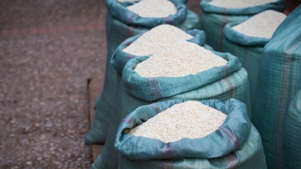 Principles of storing raw rice for a long time