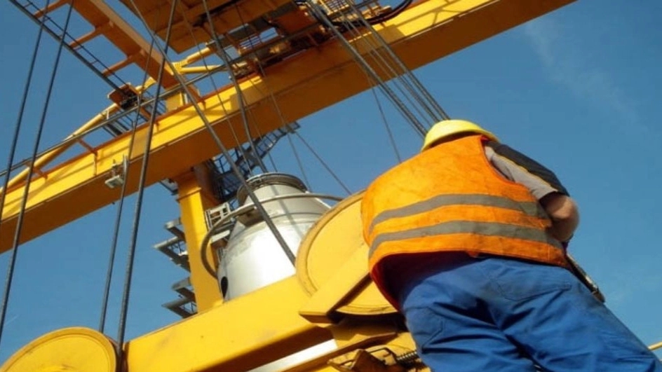 Tower crane service and maintenance