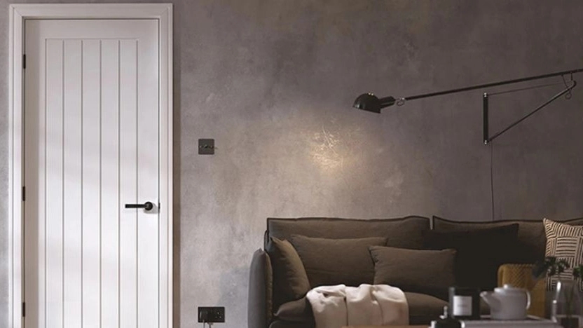 The main difference between wooden doors and anti-theft doors
