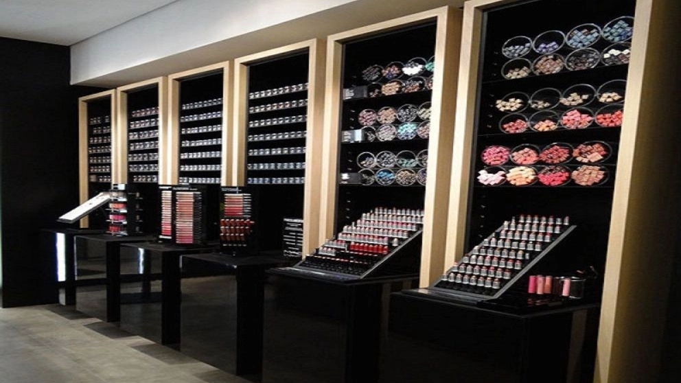 Buy a cosmetics stand in a store