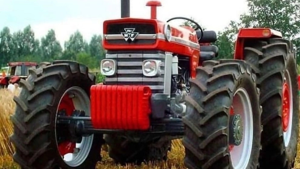 Gooderzi agricultural equipment repair shop in Lorestan