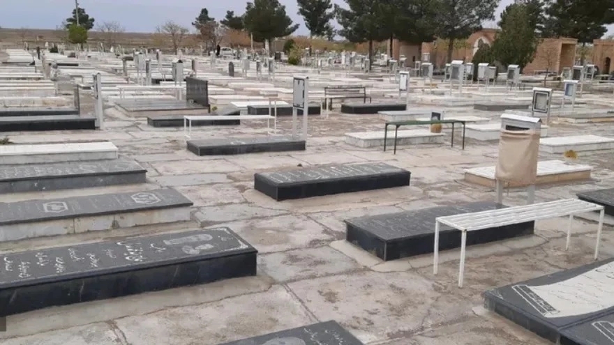 The rules of the cemetery and the influence on the selection of tombstones