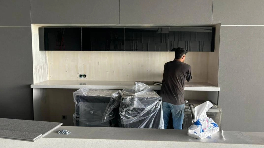 Production and installation of glass of special dimensions in Nazar Abad project