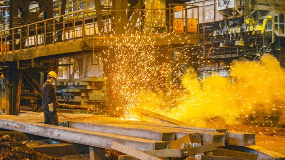 What are the raw materials for steel production?