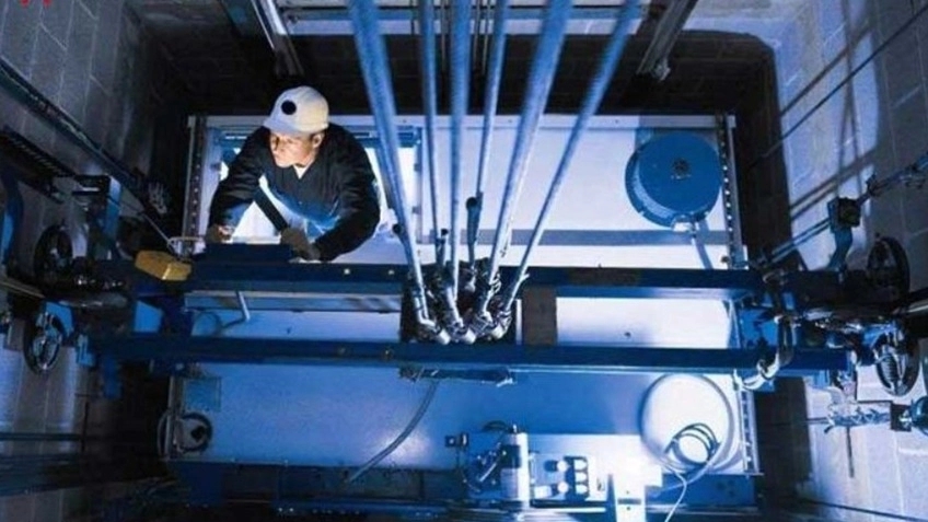 Installation of Fatahi elevator in Karaj