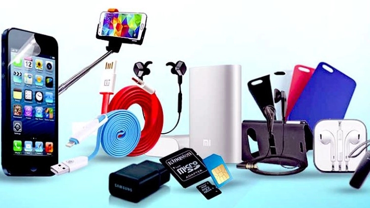 Royan Tech store, selling mobile and laptop accessories in Qom