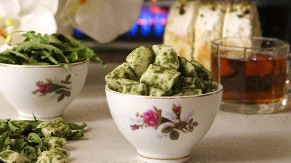 Sugar Riz Market, selling Amashkar cheese in Bojnoord, North Khorasan
