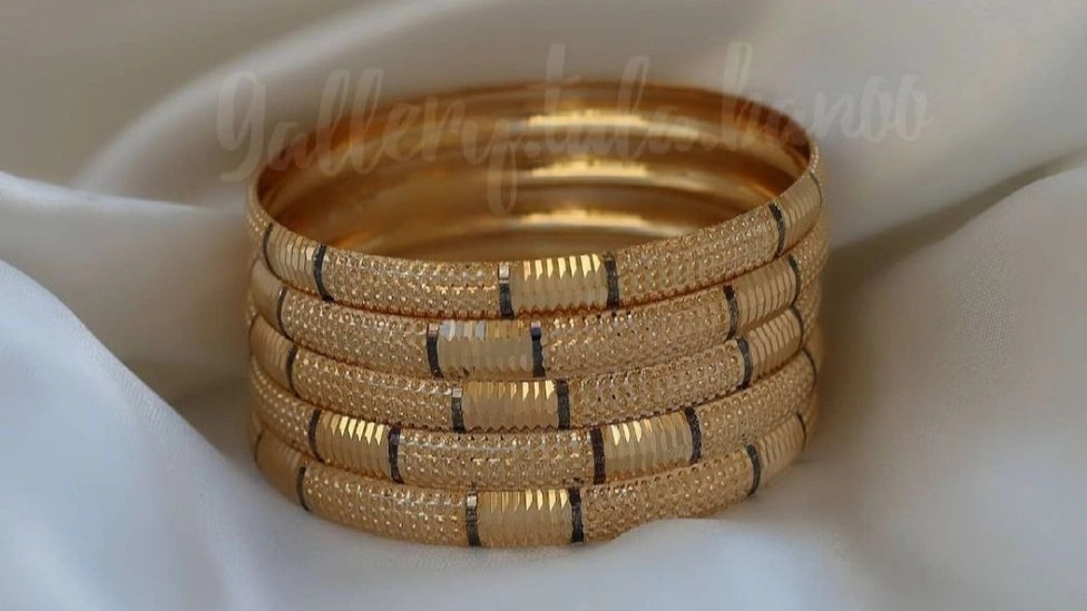 Gold Lady Gallery, selling jewelry and coins in Ahvaz, Khuzestan