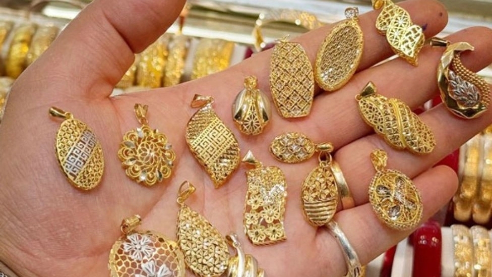 gold plate