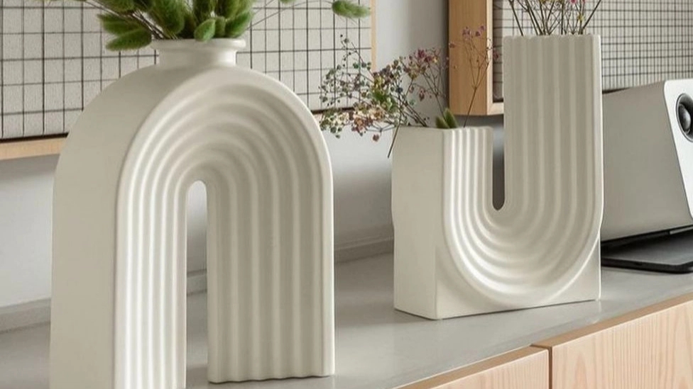 The effect of decorative accessories in interior design